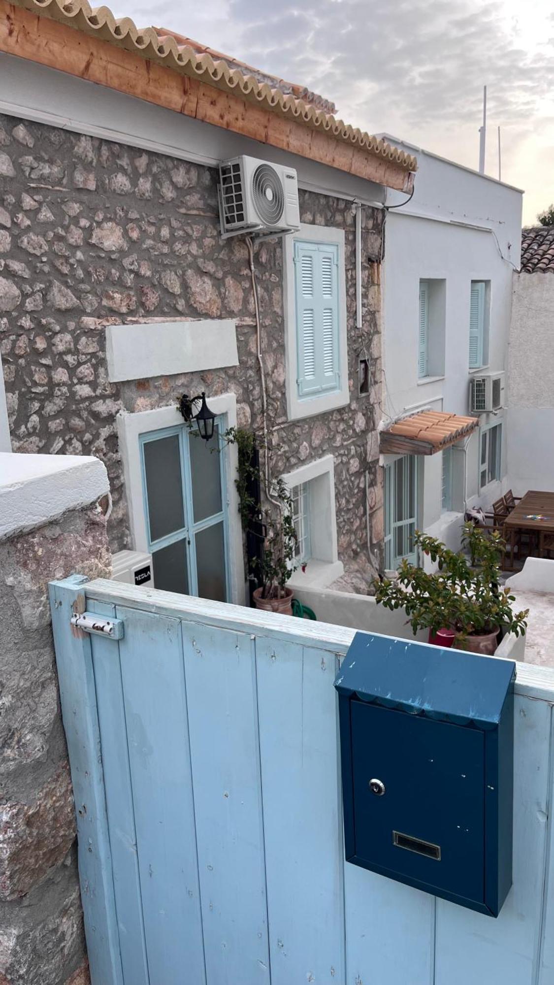 Galaxidi Authentic Rooftop House Екстер'єр фото